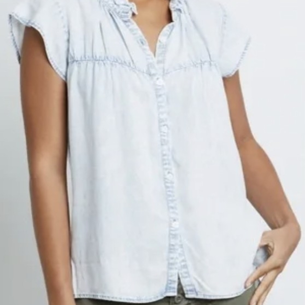 GAP Brand - Women's Light Blue Button-Up Top